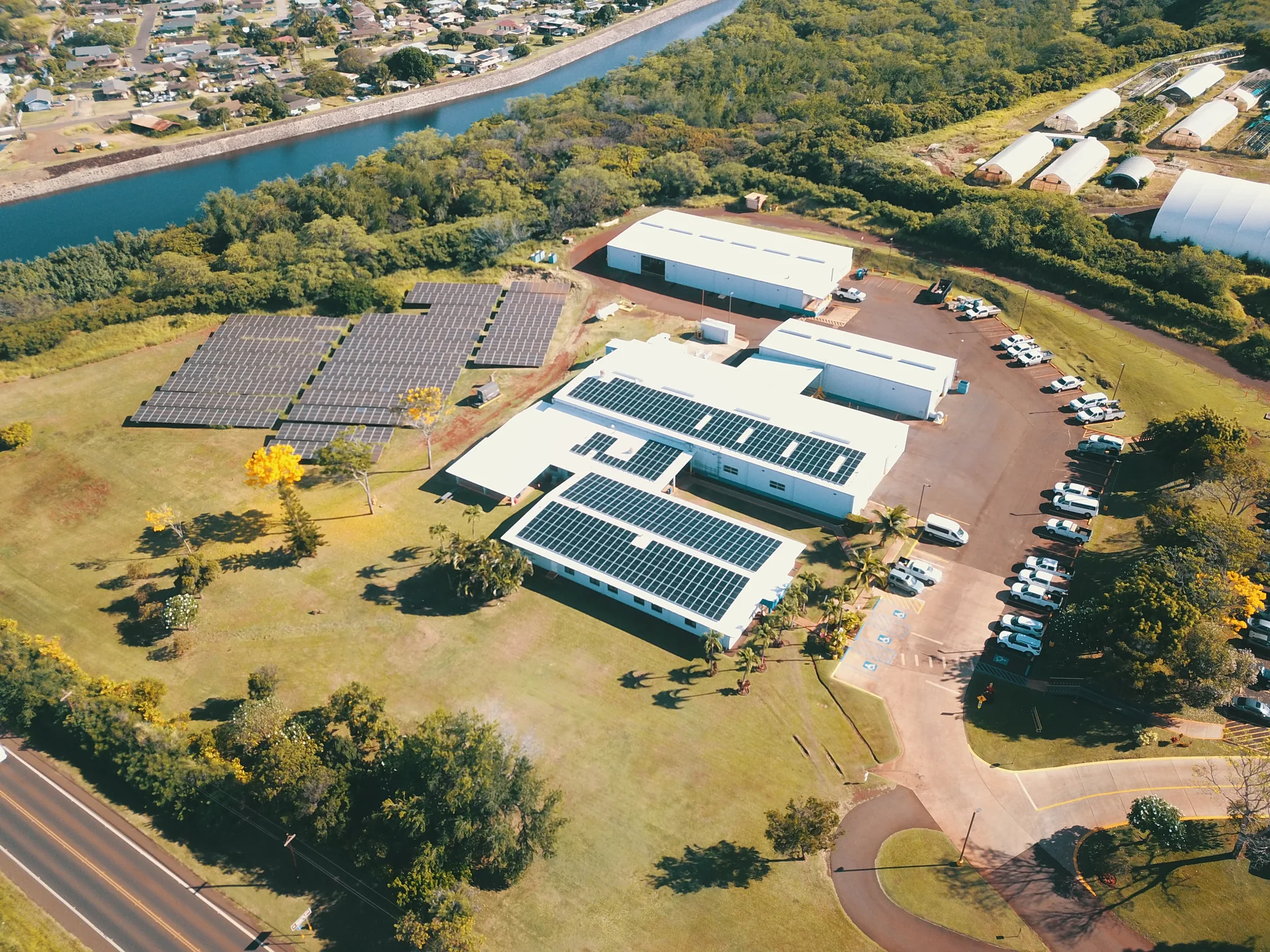 Roof and ground solar with battery microgrid